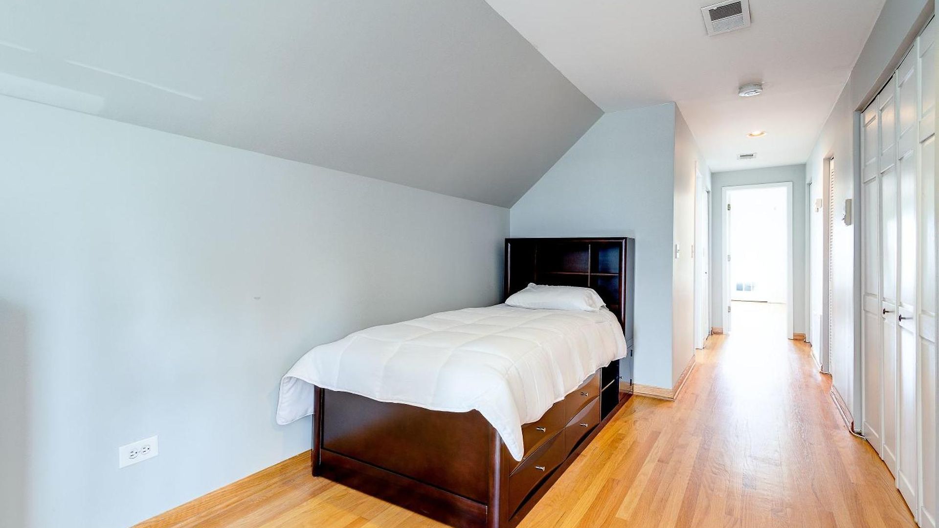 3 Flat Building Downtown - With Private Patios Apartment