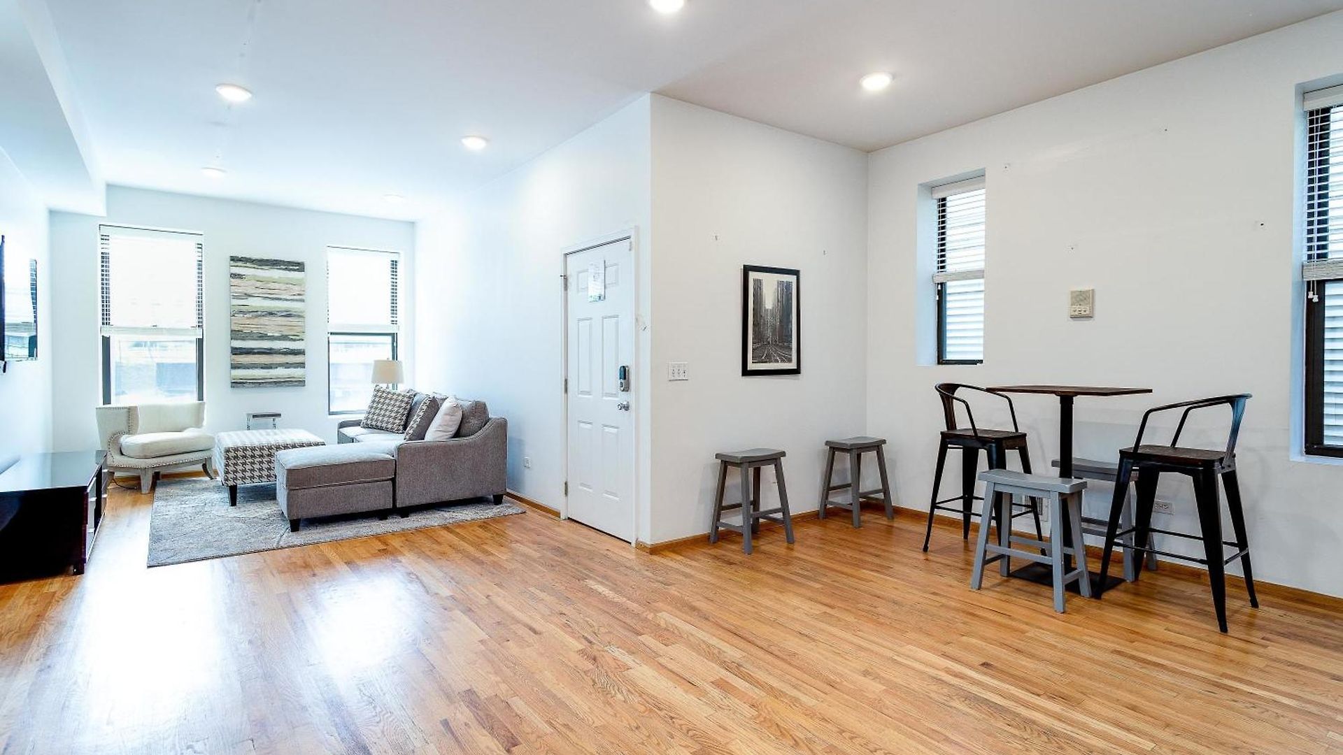 3 Flat Building Downtown - With Private Patios Apartment *