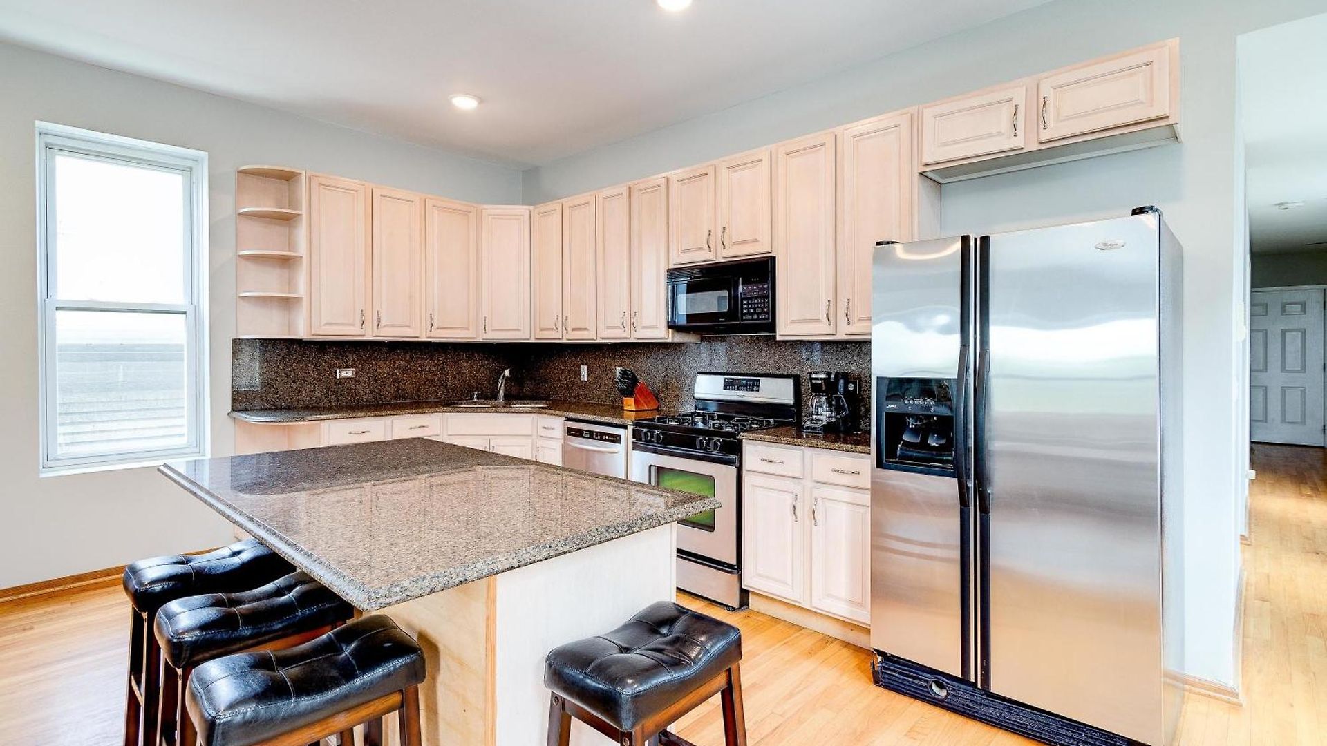 3 Flat Building Downtown - With Private Patios Apartment Chicago
