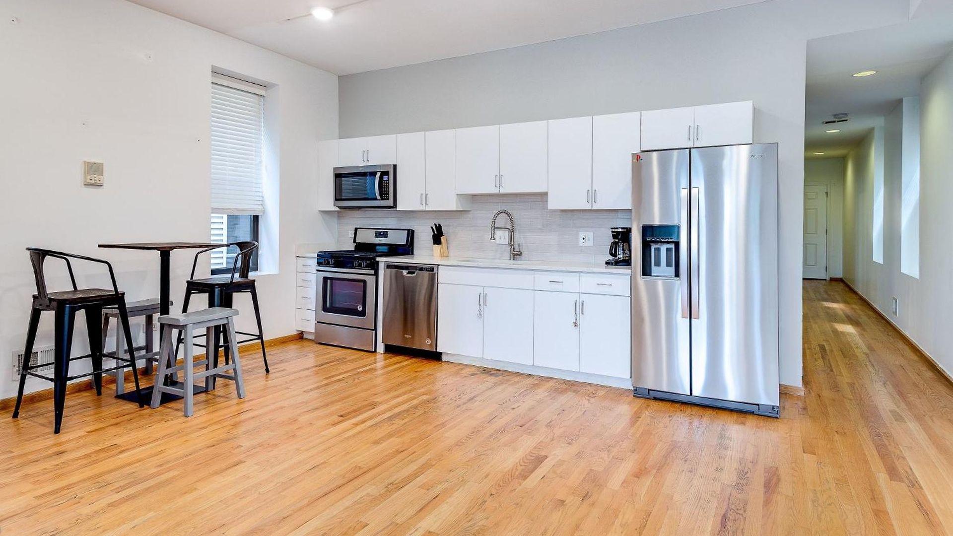 Apartment 3 Flat Building Downtown - With Private Patios *
