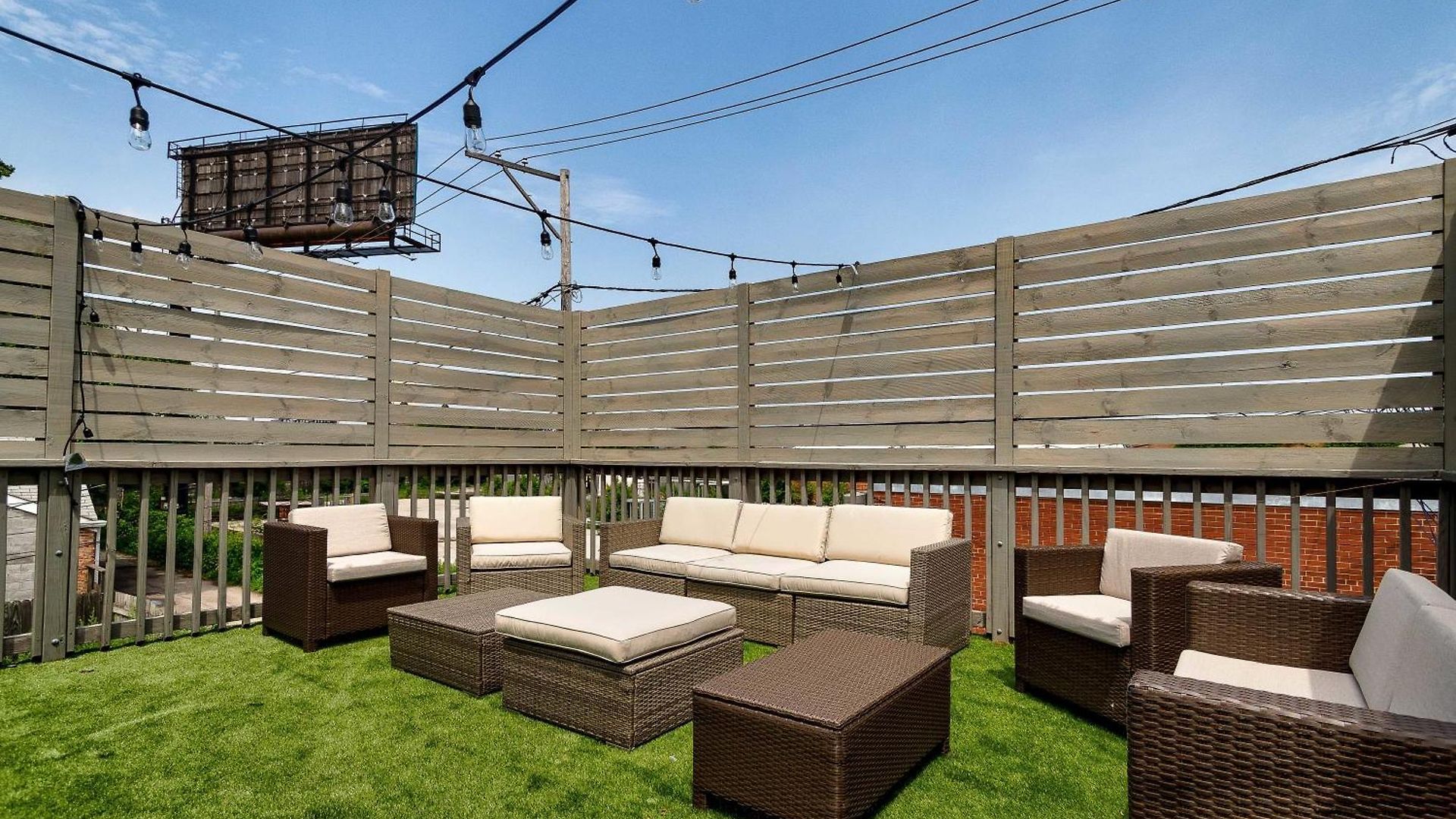 3 Flat Building Downtown - With Private Patios Apartment