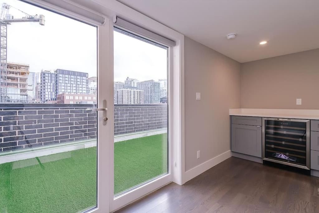 New Construction Building In River North Holiday home