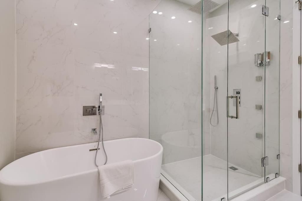 Holiday home Stunning Duplex #1 - Downtown River North *
