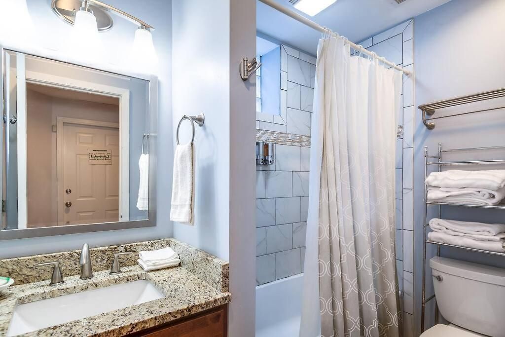 Holiday home Entire Building-walk To Lincoln Park Or The