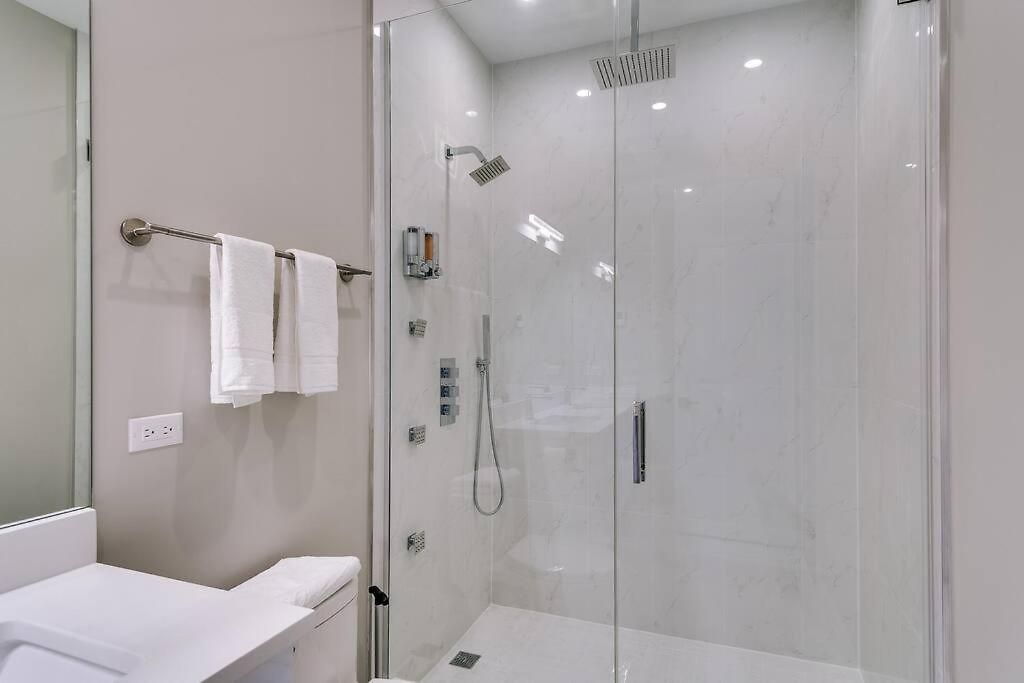 2 Newly Built Luxury With Private Roofdeck Holiday home *