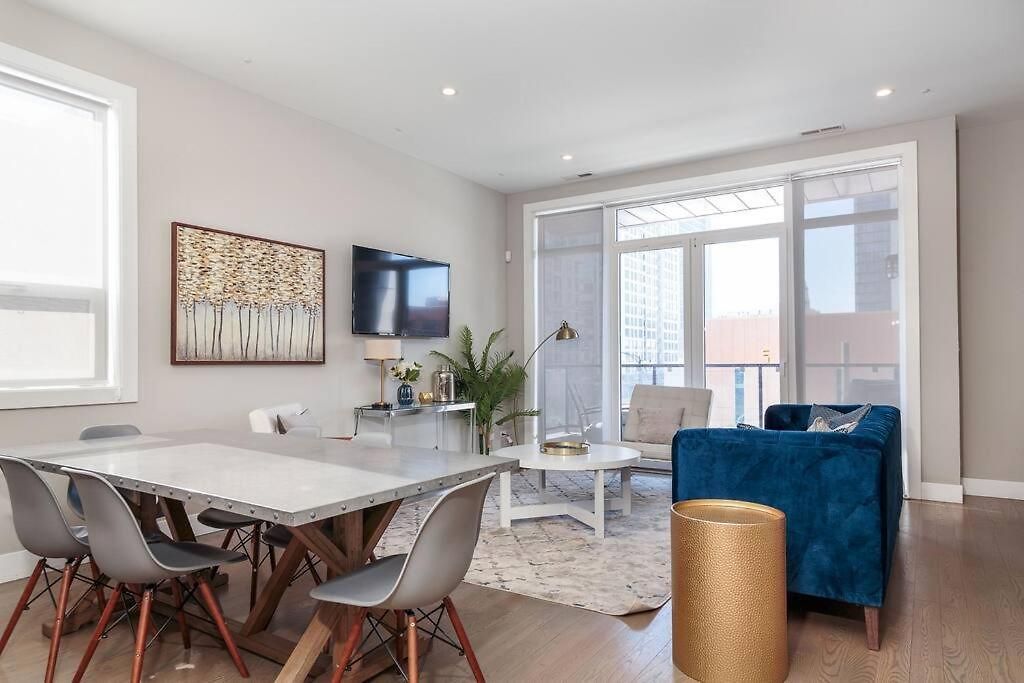 2 Newly Built Luxury With Private Roofdeck *