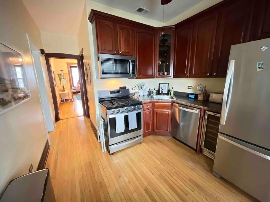 Irving Park Updated Vintage Unit 2-flat * Chicago