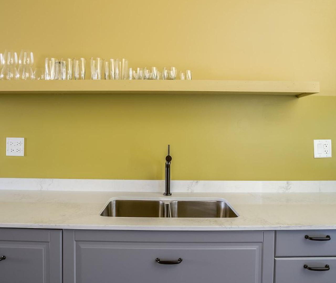 Beautifully Remodeled Flat Downtown #3n Holiday home *