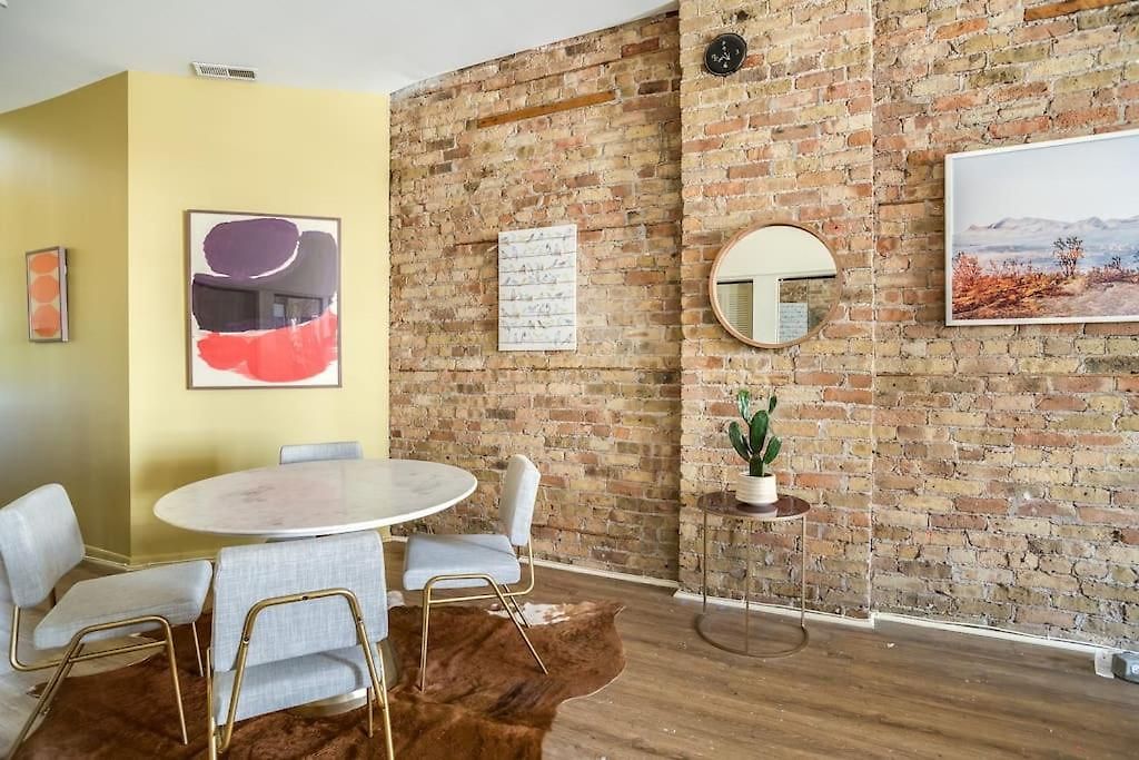 Beautifully Remodeled Flat Downtown #3n