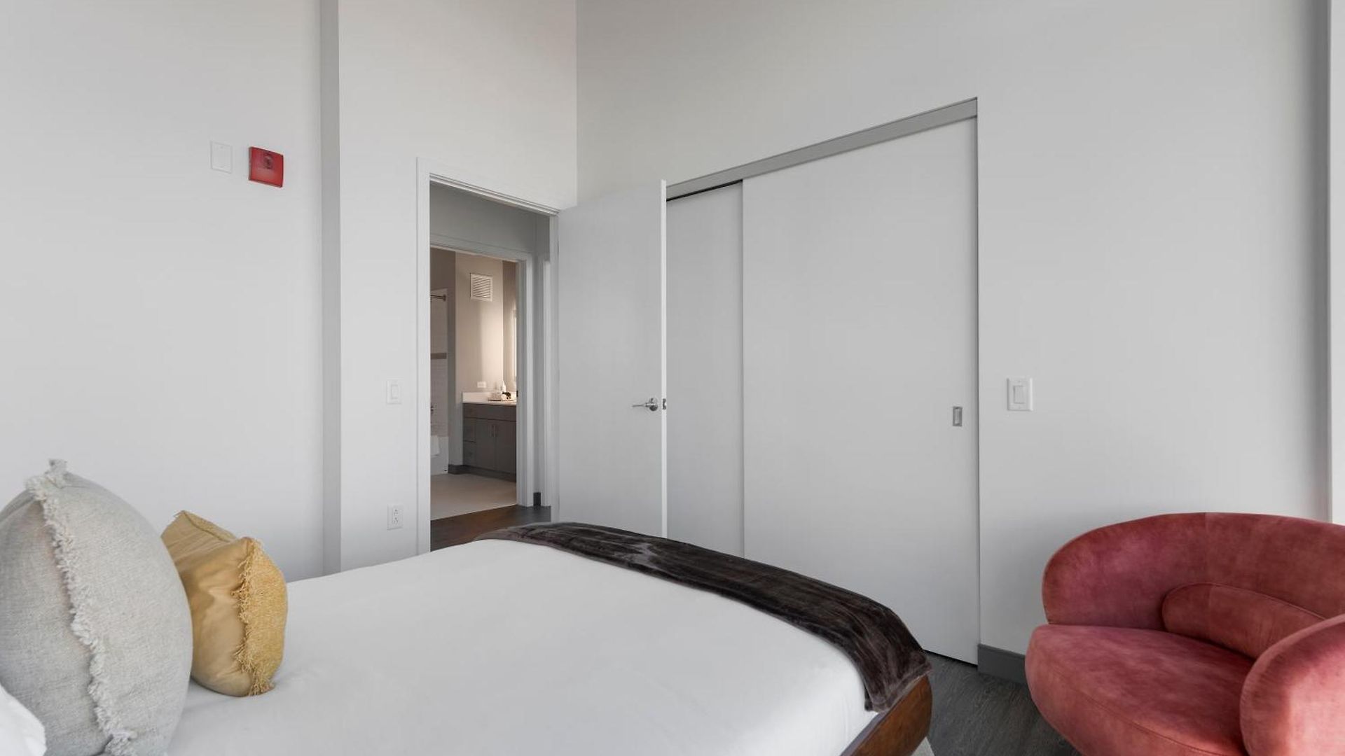 Fulbrix Bright Designer With West Loop Views Chicago