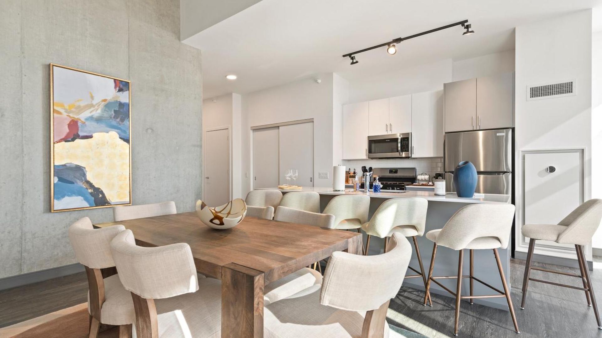 Fulbrix Bright Designer With West Loop Views