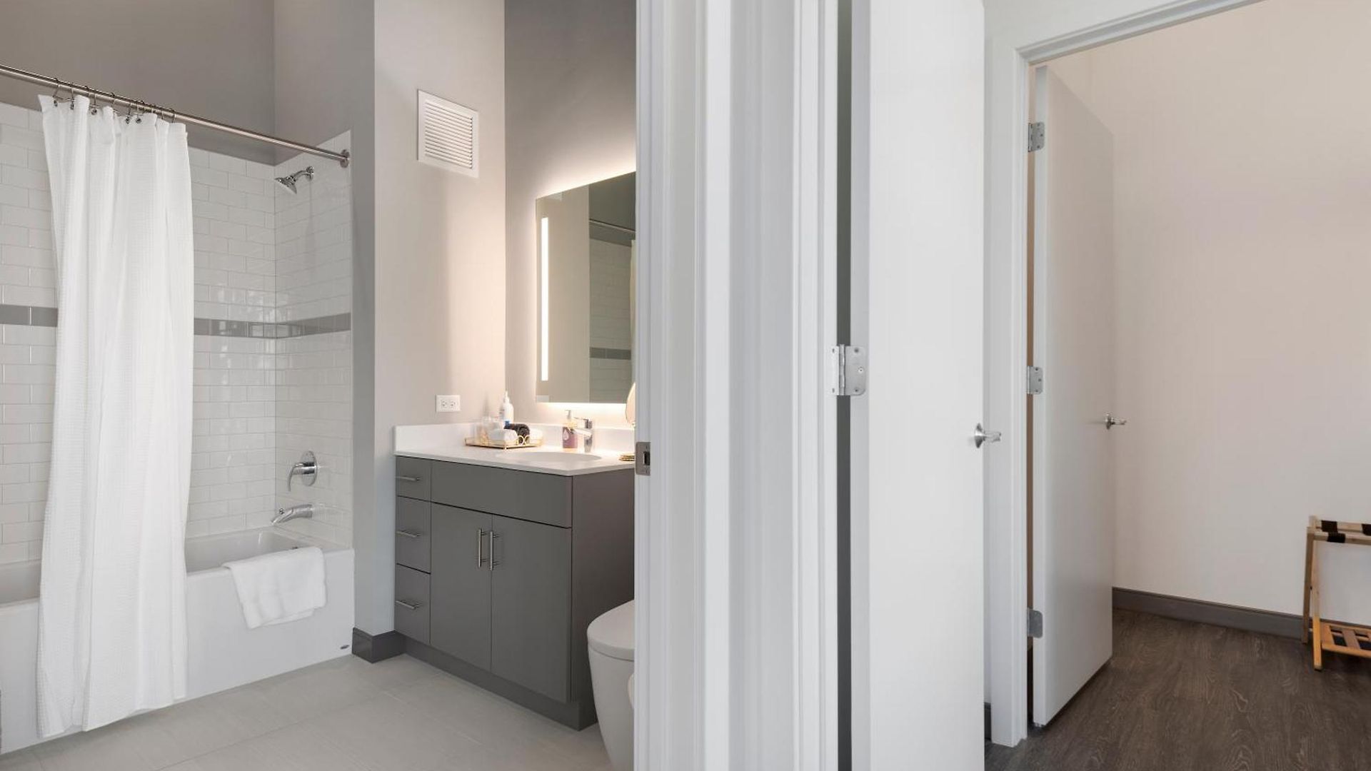 Apartment Fulbrix Bright Designer With West Loop Views *
