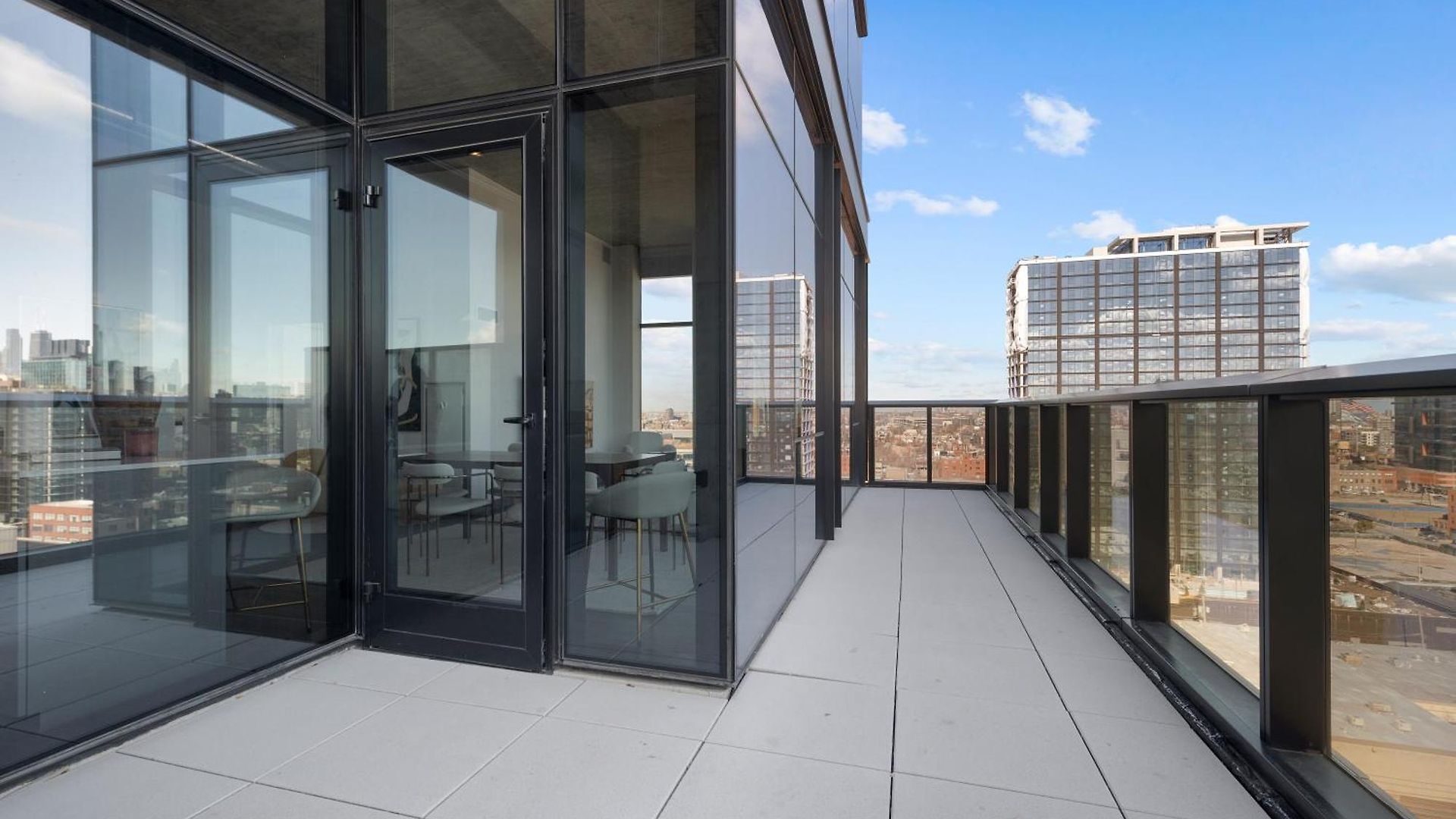 Fulbrix Bright Designer With West Loop Views Chicago