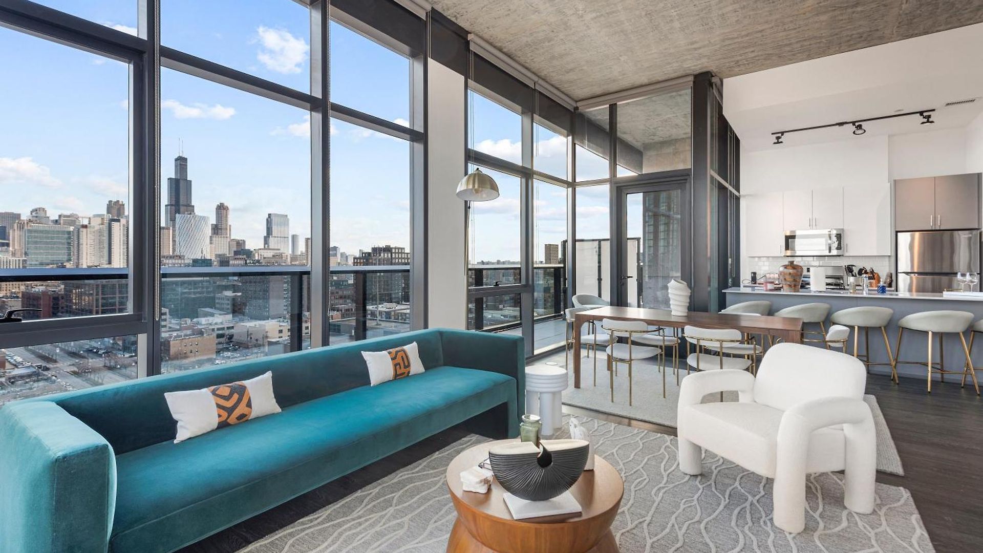 Fulbrix Bright Designer With West Loop Views Chicago