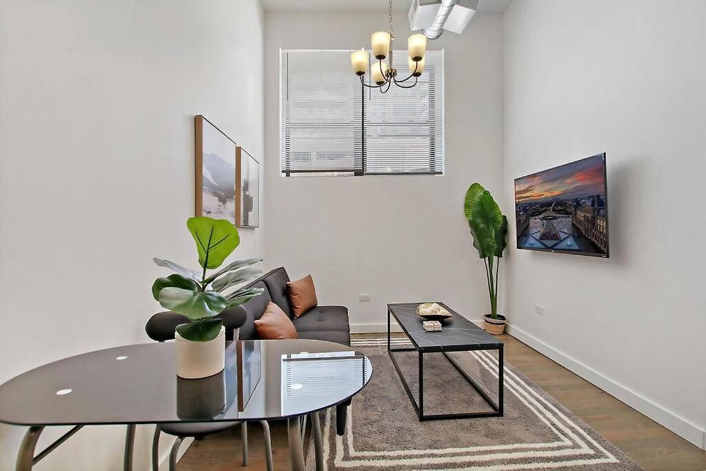 Apartment 1br Adorable With In-unit Laundry - 206 Rep *
