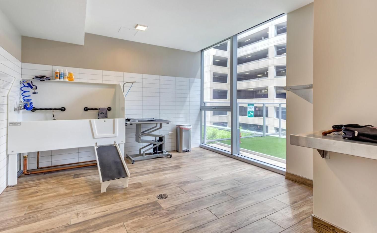 River North 1br W Coffee Shop Gym Nr Chi-972 * Chicago