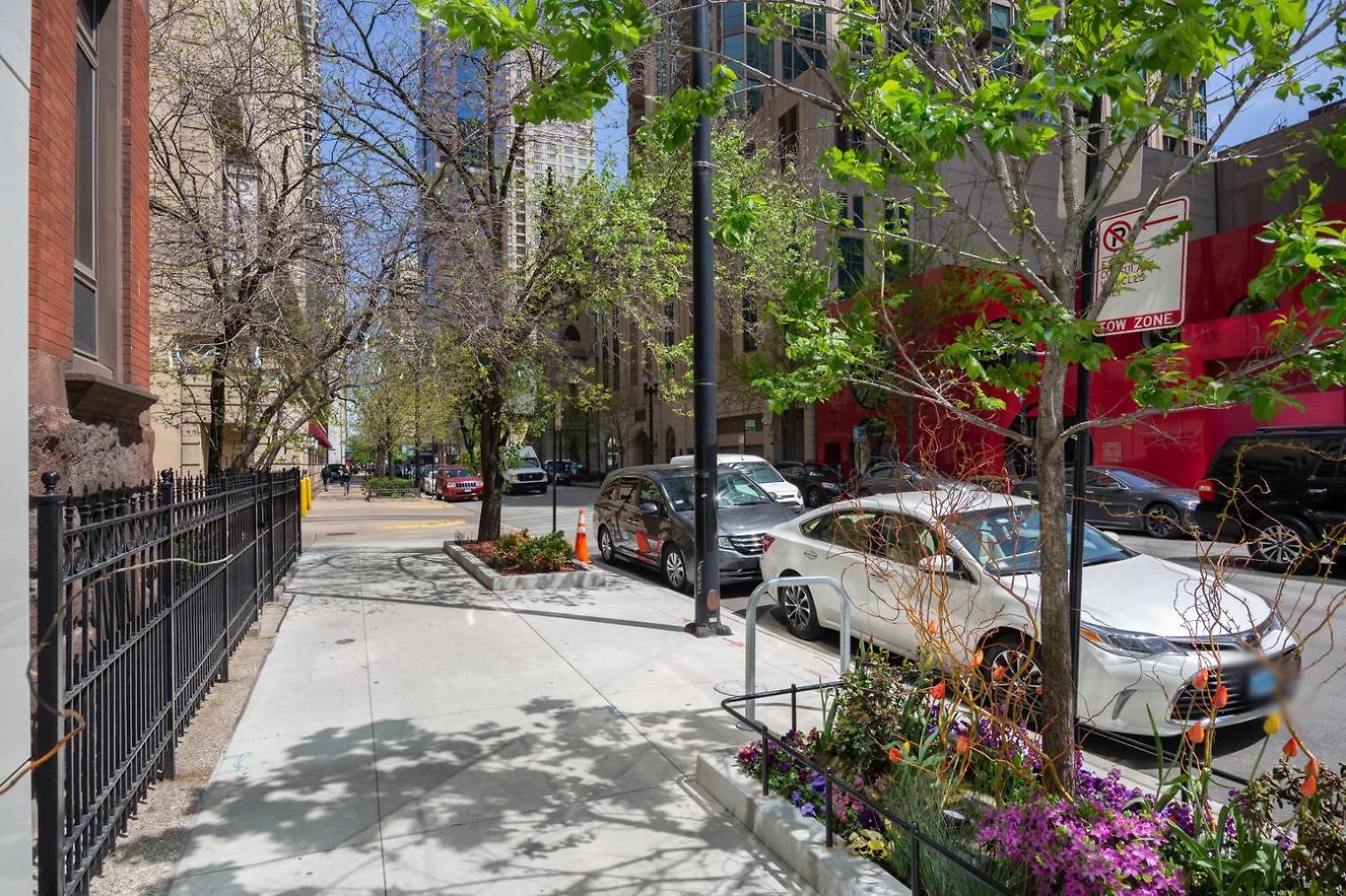 Apartment River North 1br W Coffee Shop Gym Nr Chi-972 Chicago