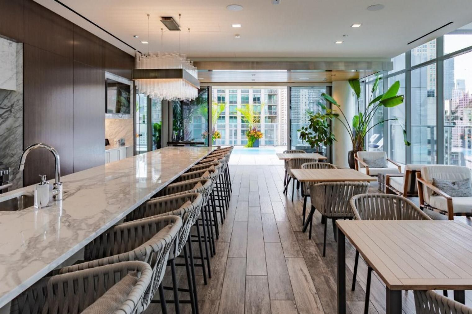 River North 1br W Coffee Shop Gym Nr Chi-972 Apartment