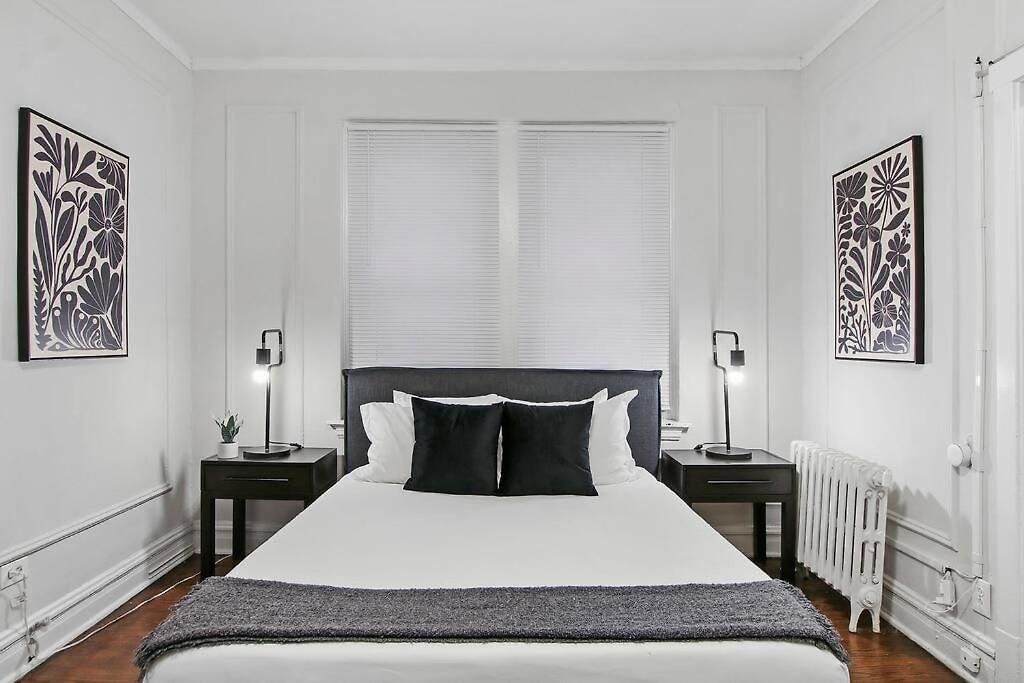 Modern And Minimalist - Bstone 105 And 108 Rep Apartment