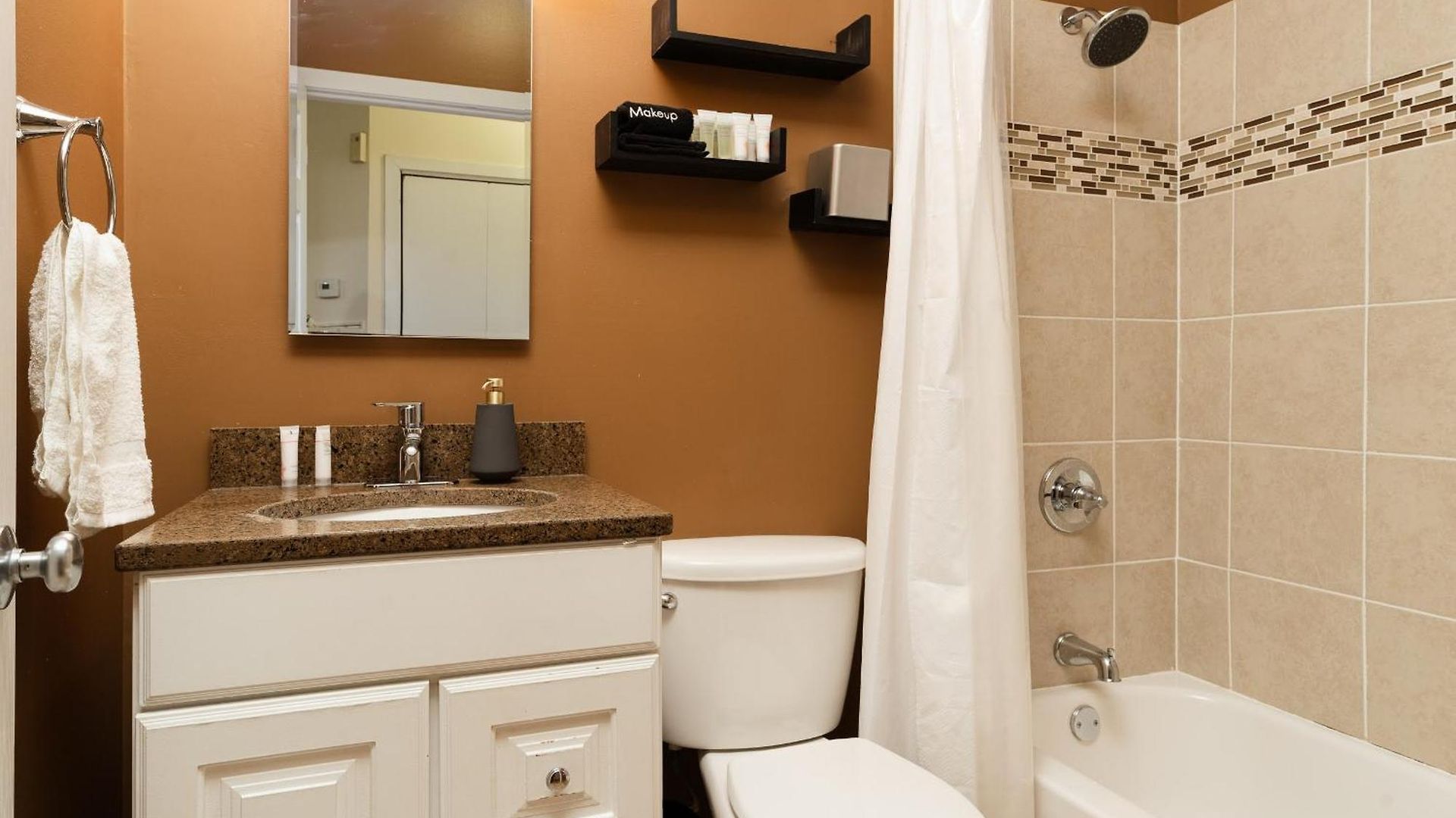 Wicker Park 2br Near Milwaukee Ave Apartment Chicago