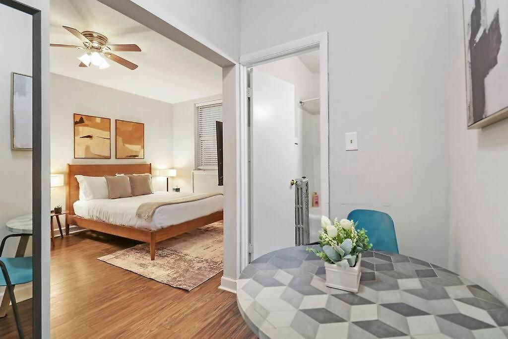 Trendy In - Kenwood 103 & 303 Rep Apartment *