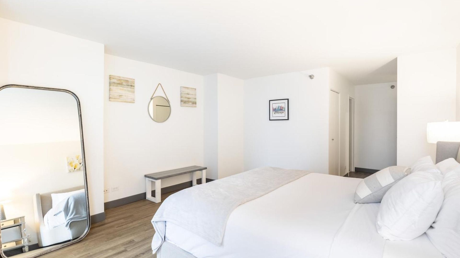Envitae 3br Luxury Corner Loft With Navy Pier Views Chicago
