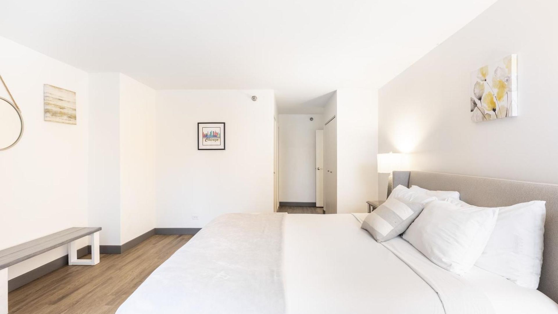 Envitae 3br Luxury Corner Loft With Navy Pier Views Apartment Chicago