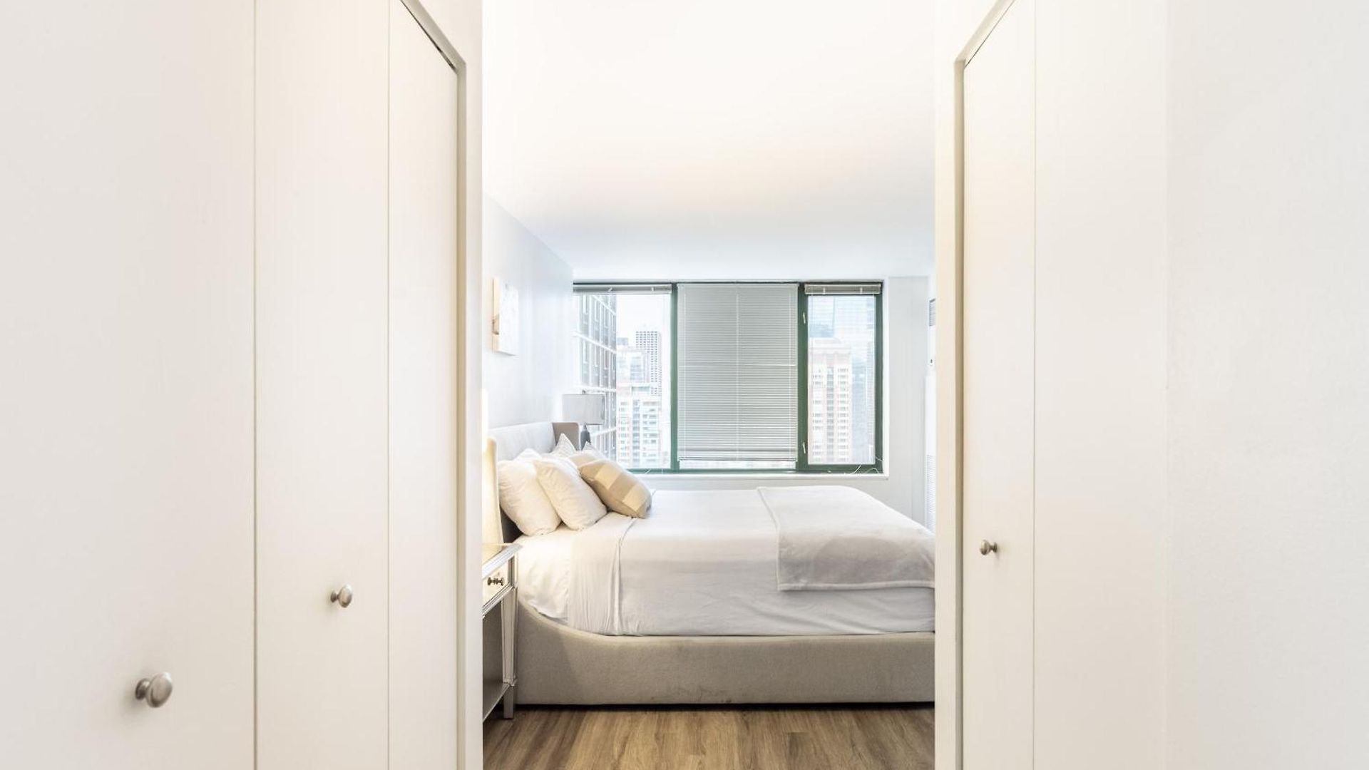 Envitae 3br Luxury Corner Loft With Navy Pier Views Apartment *