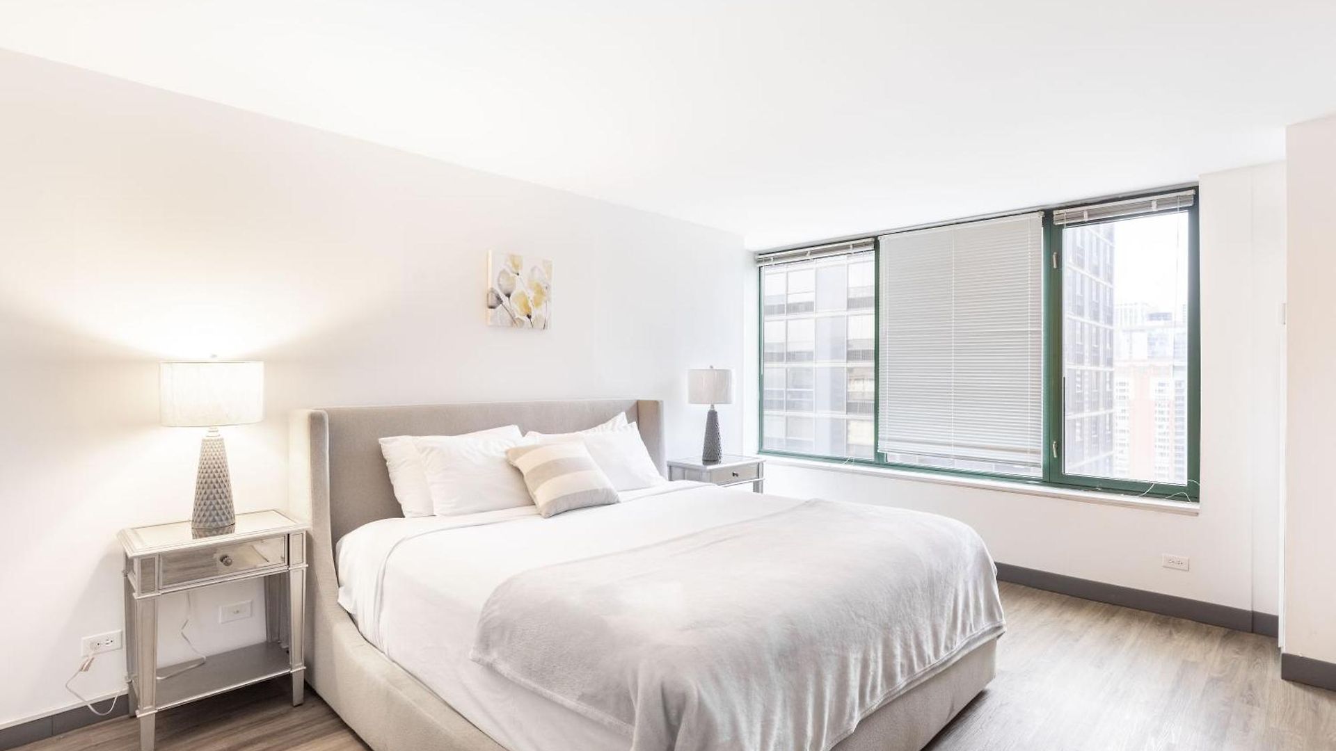 Apartment Envitae 3br Luxury Corner Loft With Navy Pier Views Chicago