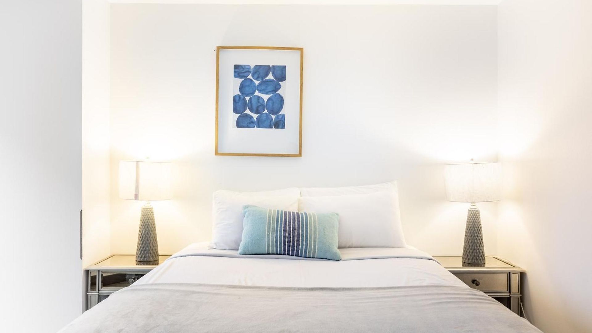 Envitae 3br Luxury Corner Loft With Navy Pier Views *