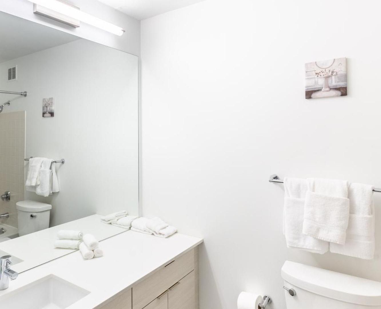 Envitae 3br Luxury Corner Loft With Navy Pier Views Apartment Chicago