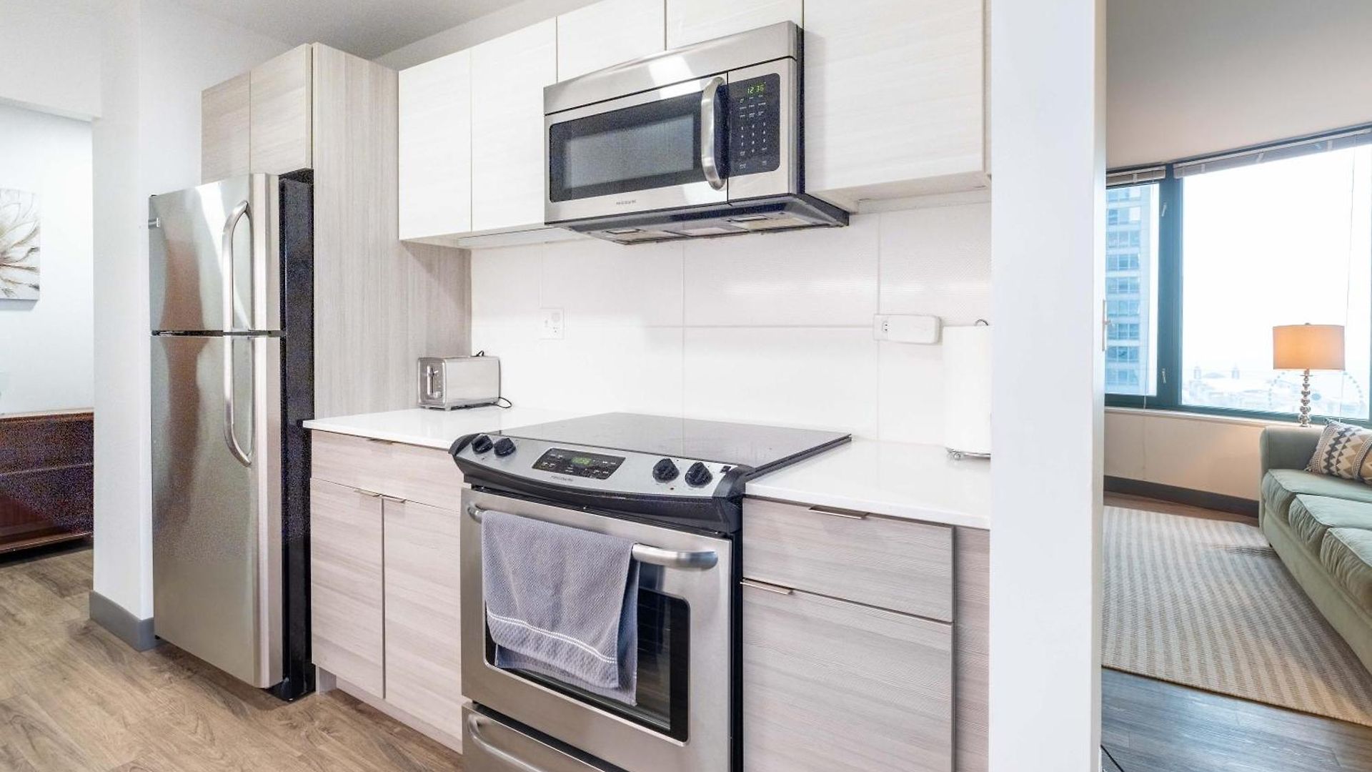 Envitae 3br Luxury Corner Loft With Navy Pier Views *