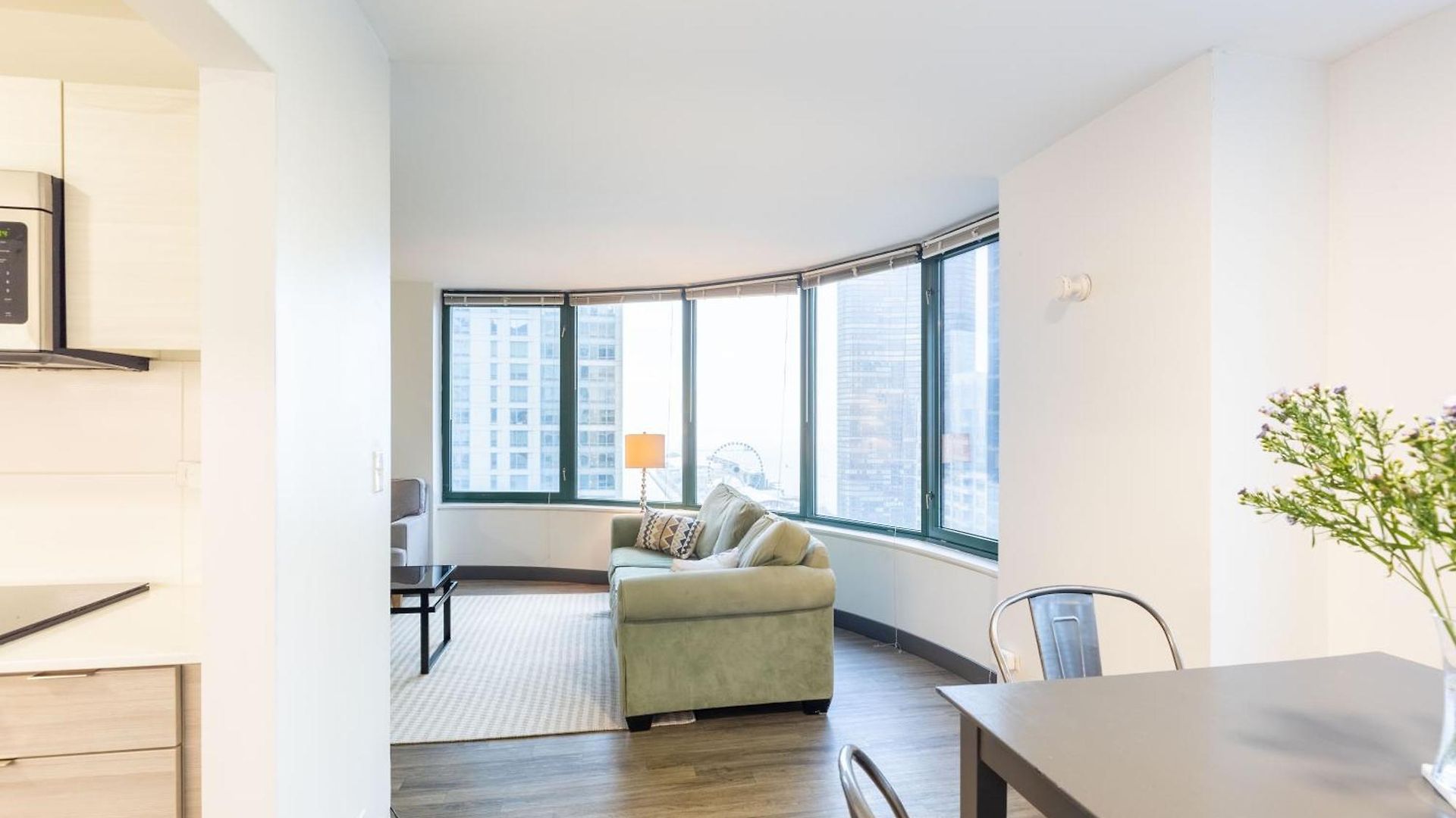 Envitae 3br Luxury Corner Loft With Navy Pier Views Apartment