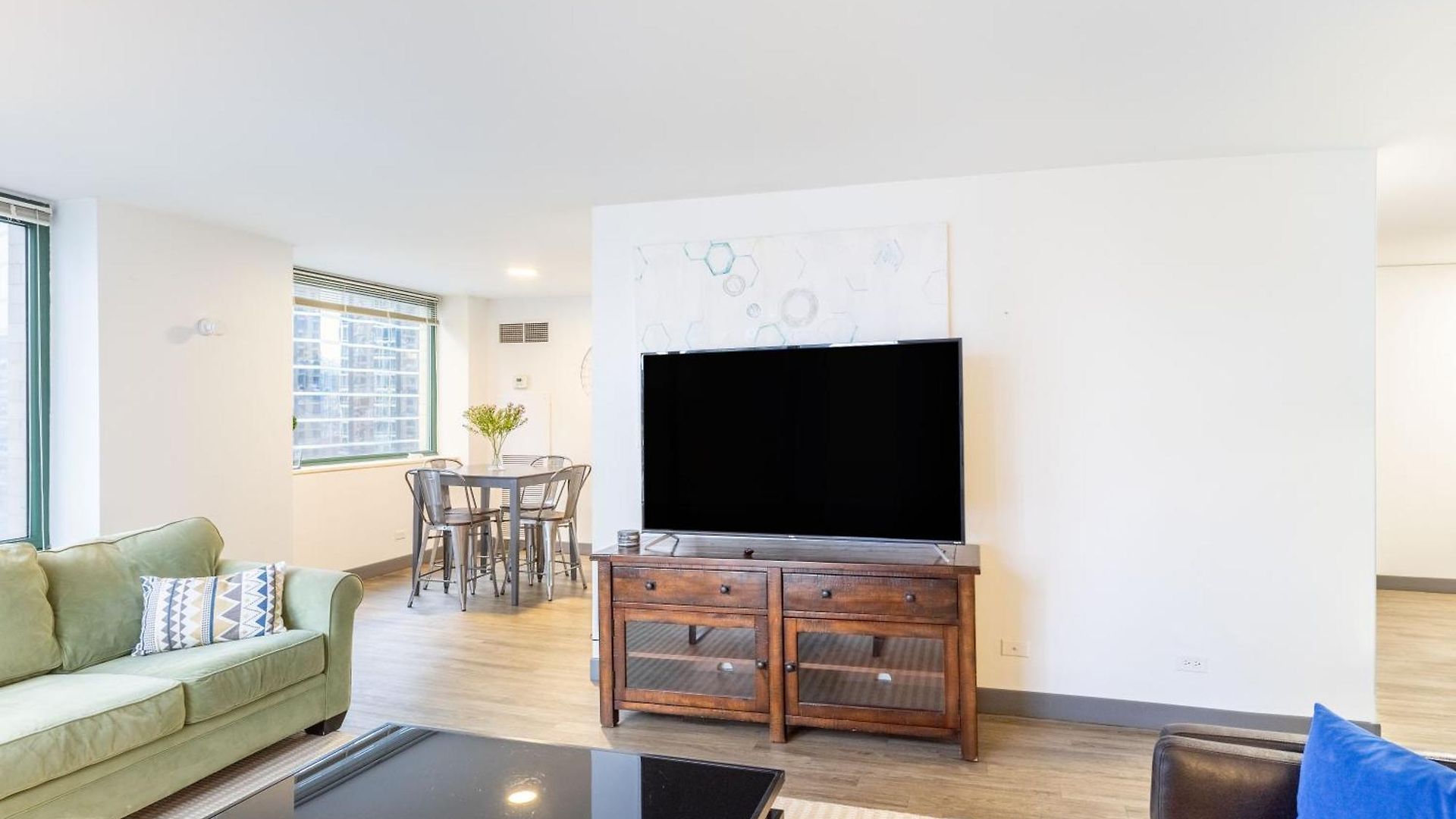 Envitae 3br Luxury Corner Loft With Navy Pier Views Apartment
