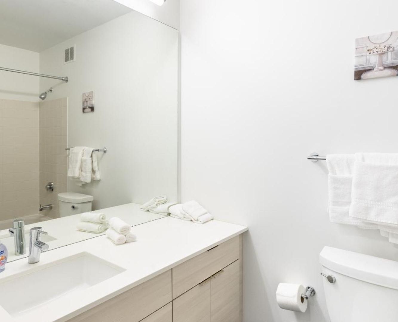 Envitae 3br Luxury Corner Loft With Navy Pier Views