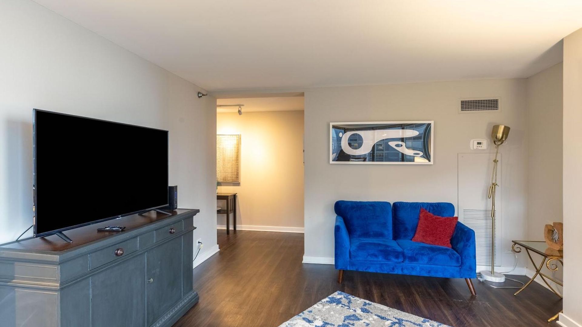 Apartment Captivating With Pier Views, Pool And Gym Chicago