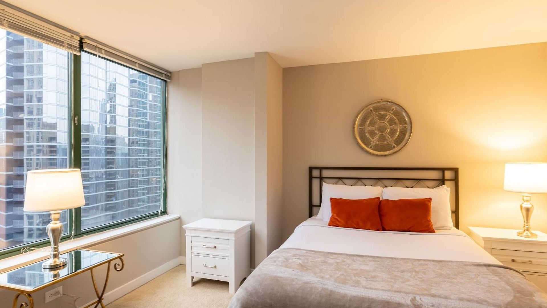 Apartment Captivating With Pier Views, Pool And Gym