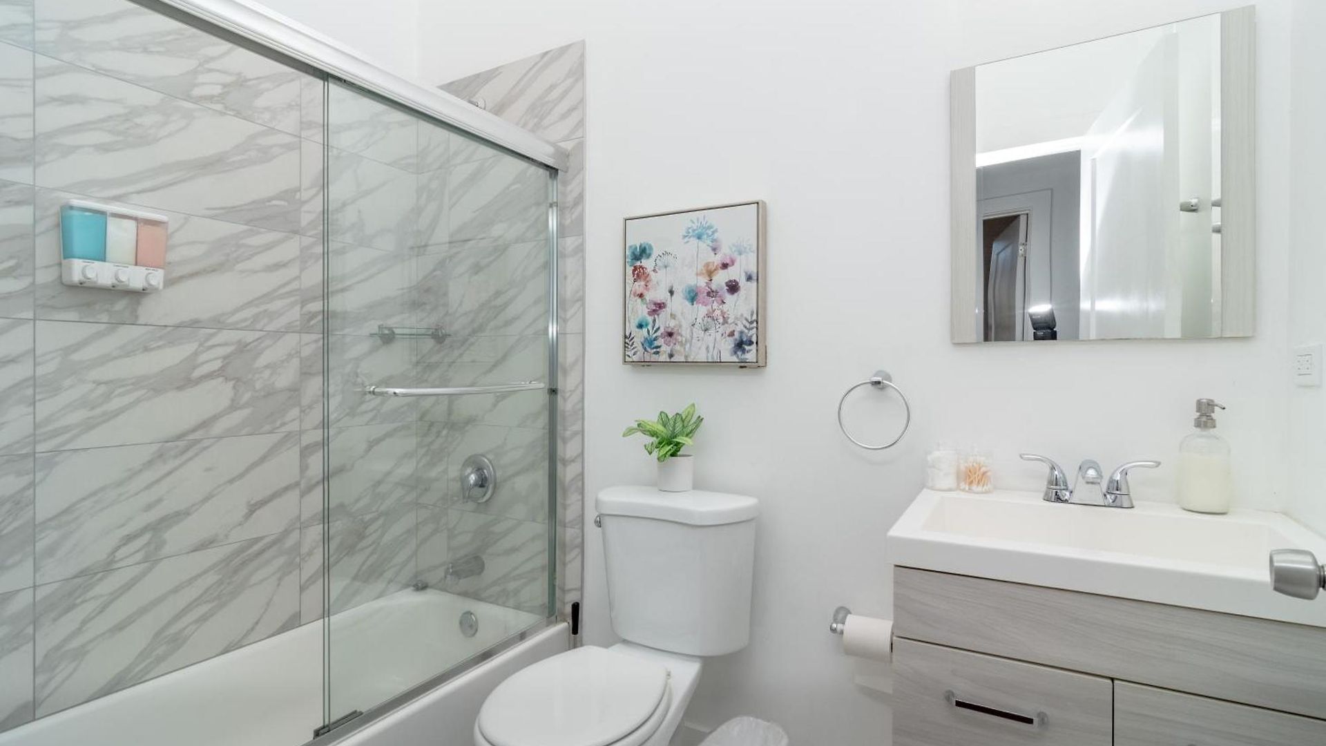 Mccormick Place 420-friendly 3br-2ba With Optional Parking - Sleeps 8 * Chicago