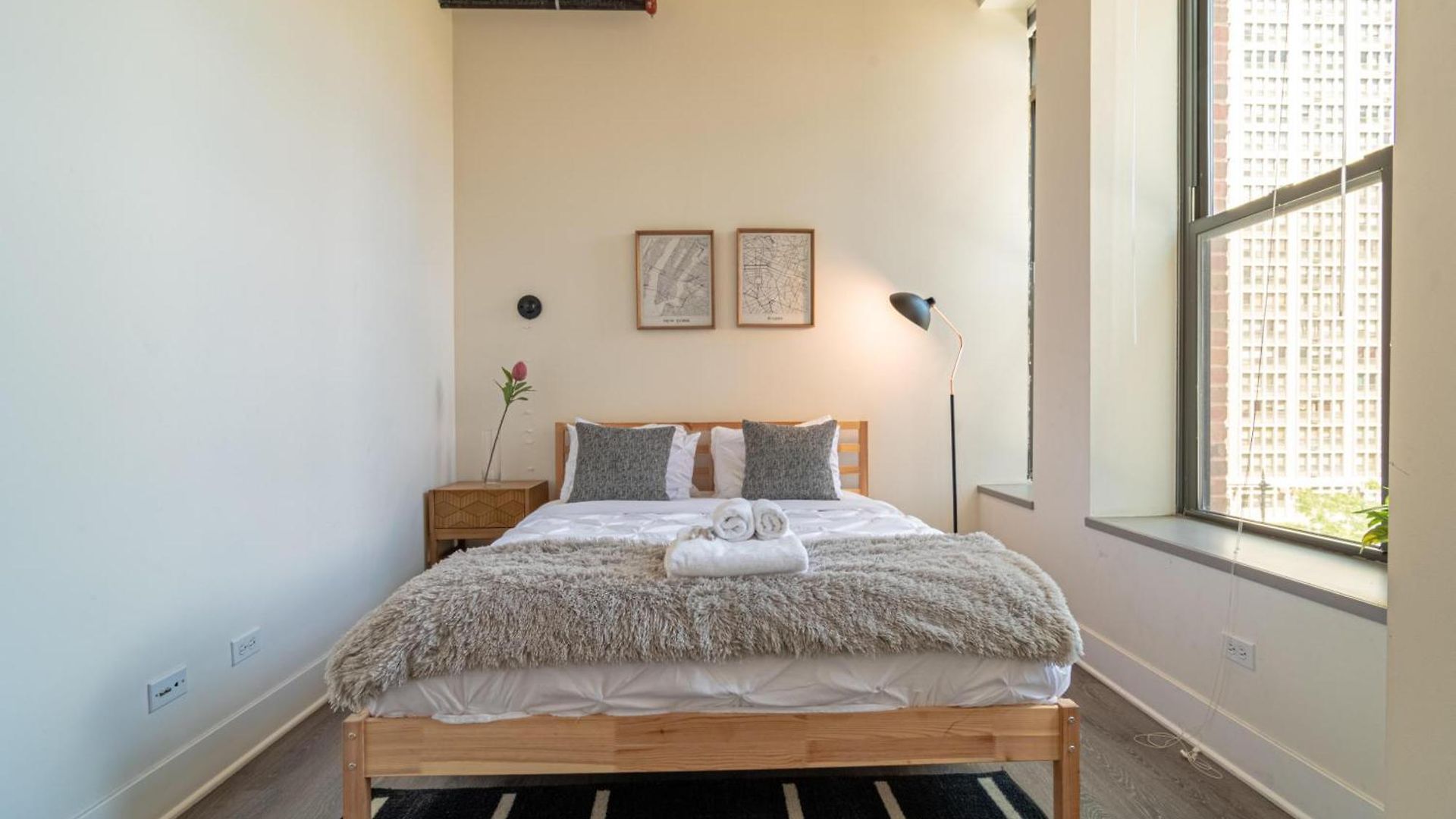 Apartment Bright 2br Luxury Corner With Optional Parking Sleeps 6 Guests Near Mccormick Place And Soldier Field