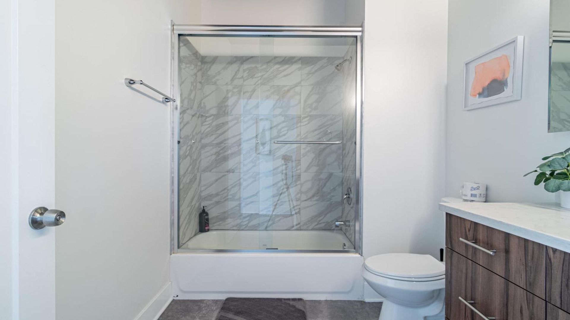 Apartment Bright 2br Luxury Corner With Optional Parking Sleeps 6 Guests Near Mccormick Place And Soldier Field Chicago