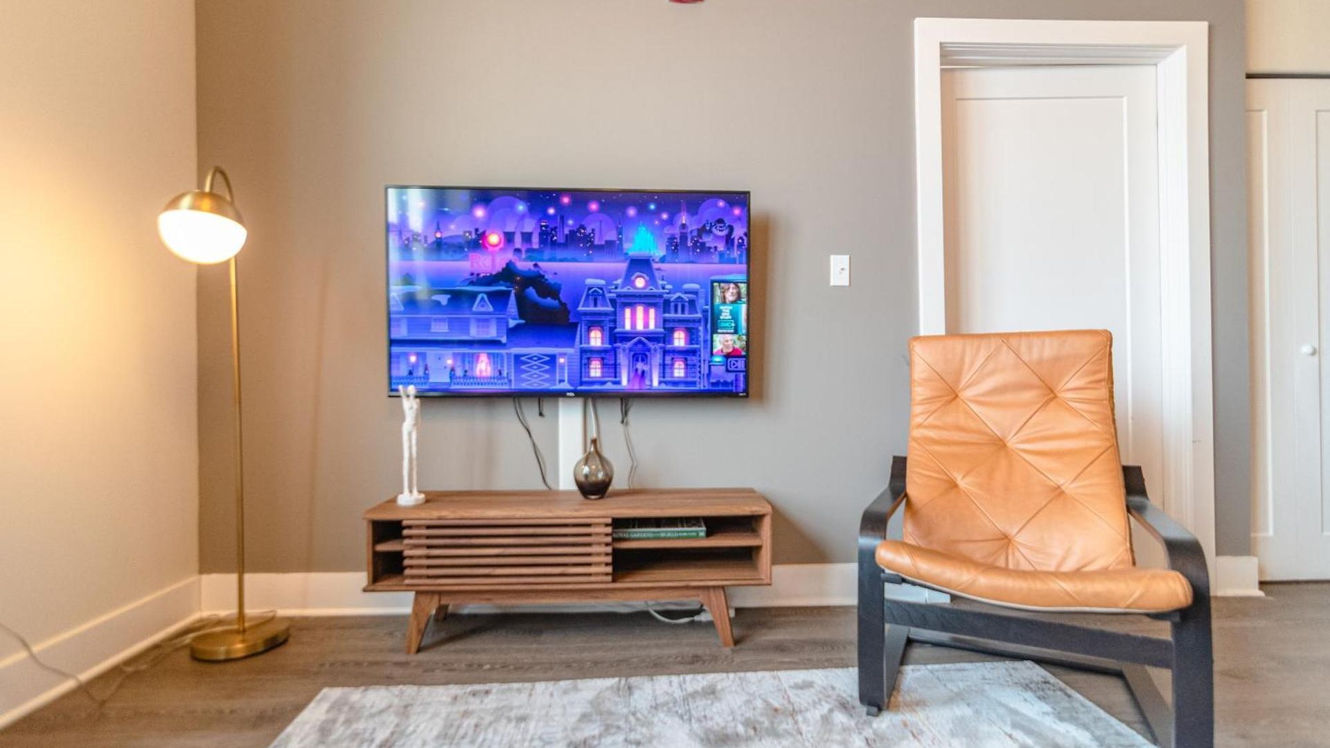 Modern 2br Loft With Amazing Skyline View And Optional Parking For 8 Guests Near Mccormick Place And Soldier Field Apartment