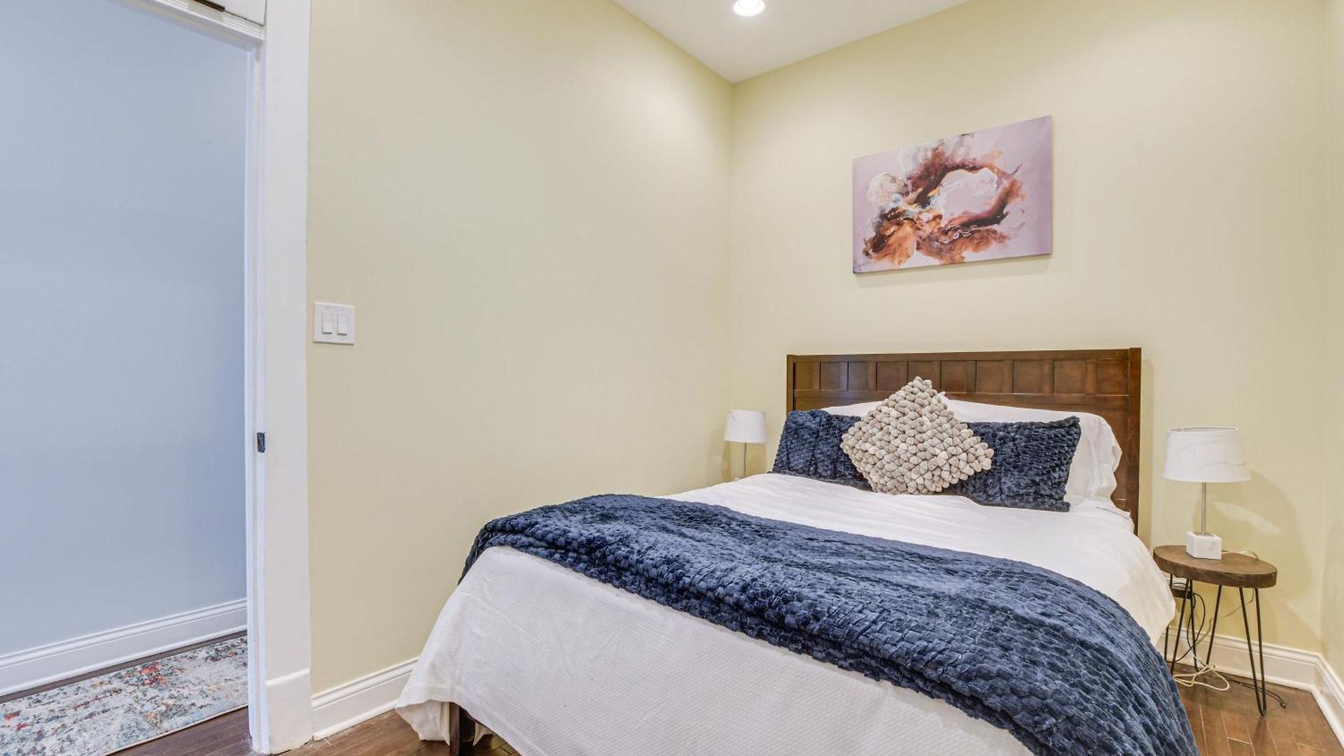 Apartment Spacious With Deck About 3 Mi To Downtown Chicago! *