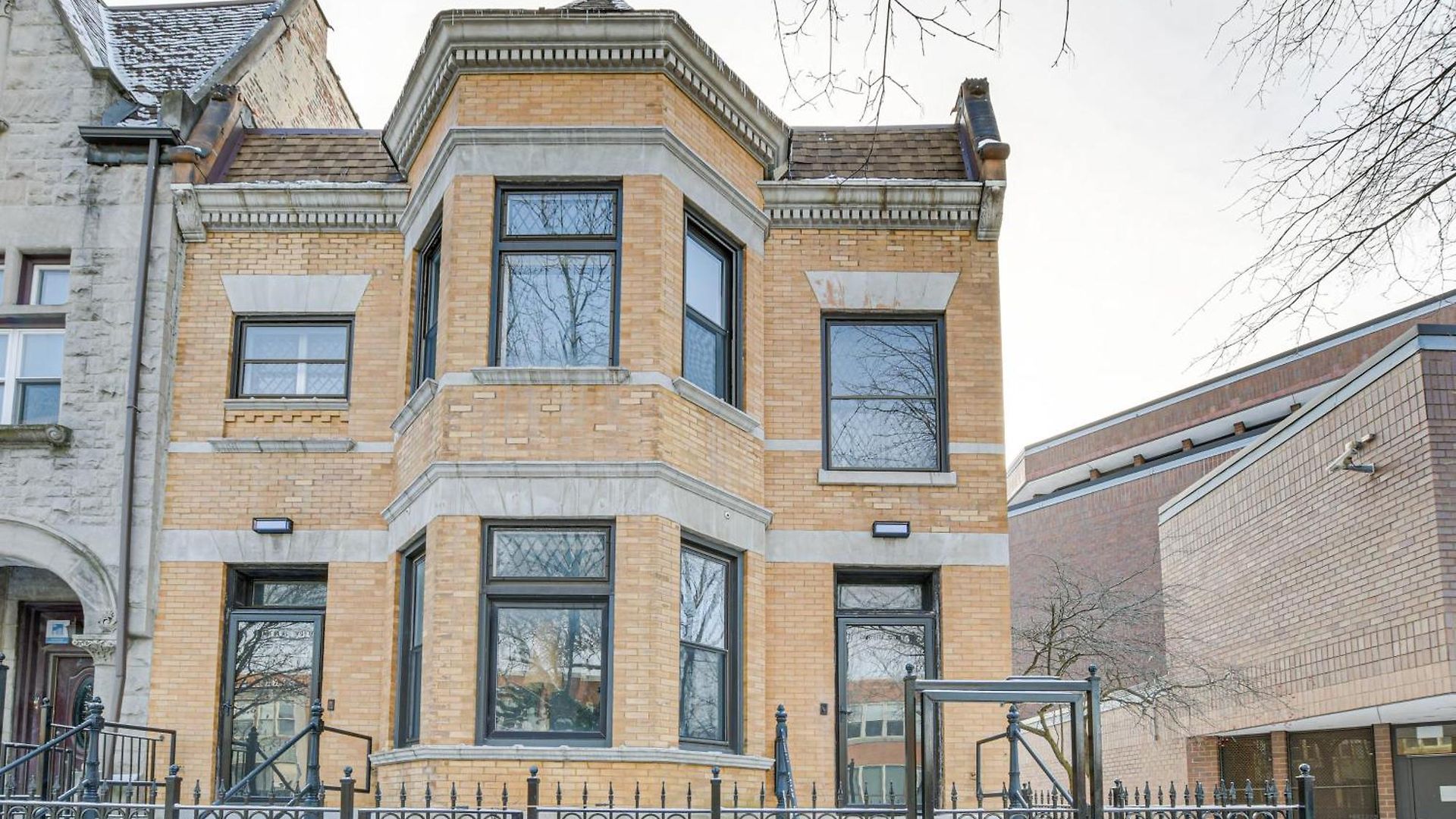 Spacious With Deck About 3 Mi To Downtown Chicago! *