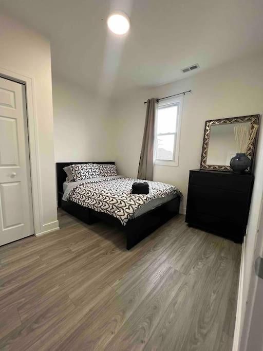 Apartment Lovely 3-bedroom In Bronzeville Chicago