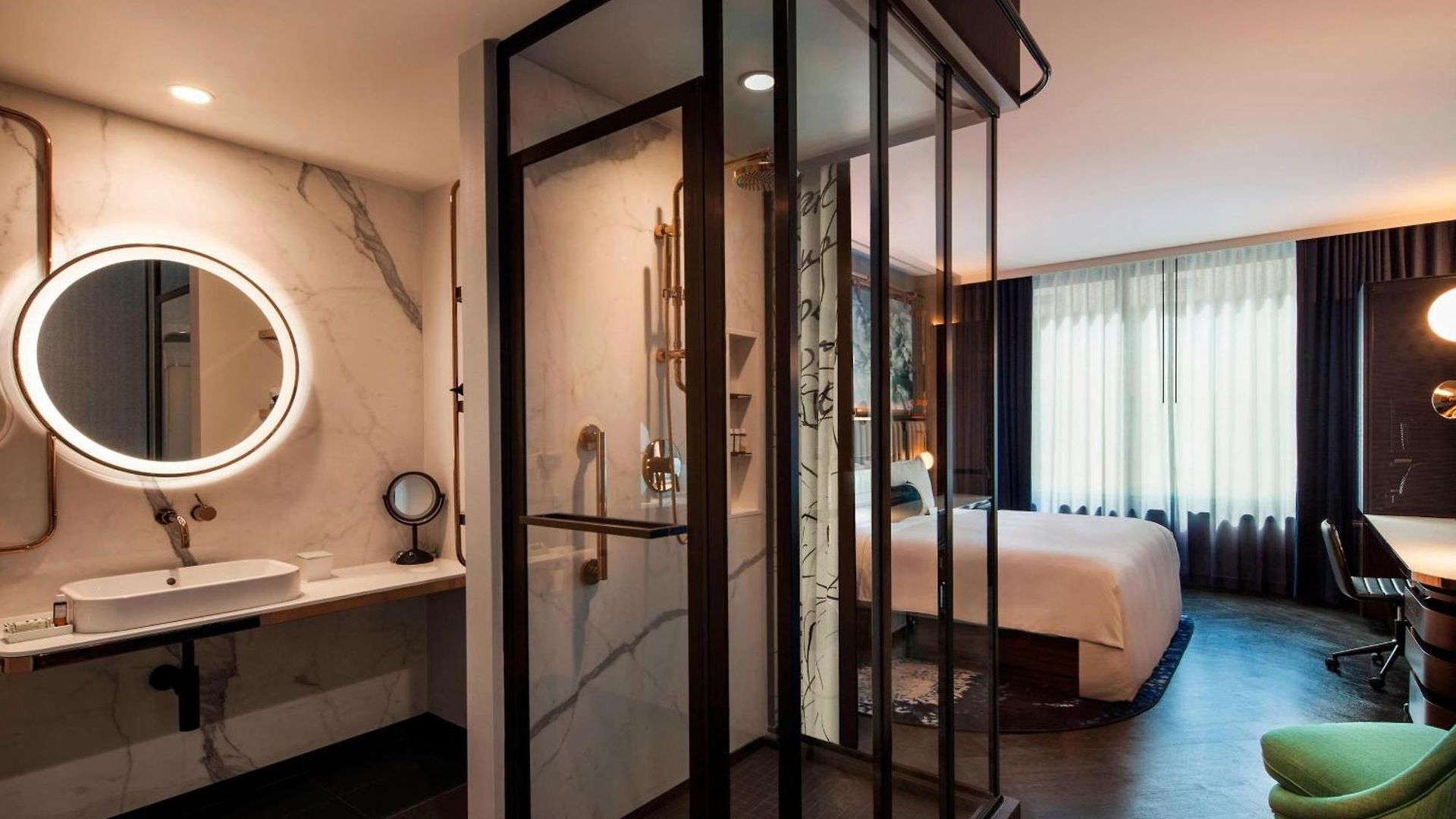 Emc2, Autograph Collection Hotel