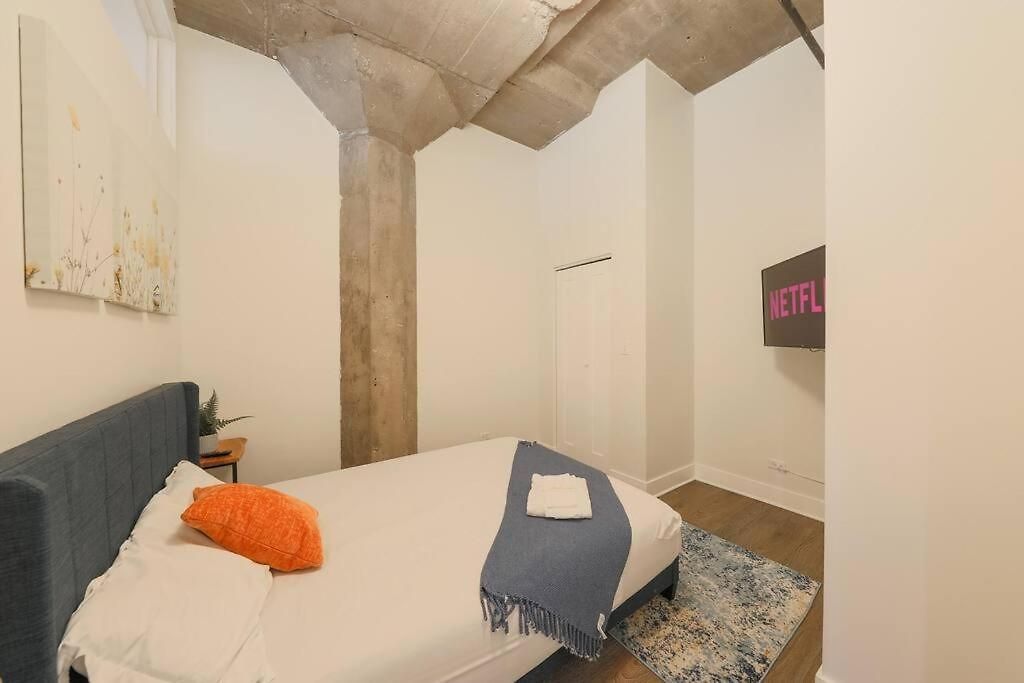 Apartment Spacious 2br South Loop With Skyline View, Optional Parking And Gym Access Close To Mccormick Place, Grant Park, Museum Campus & Cta Lines *