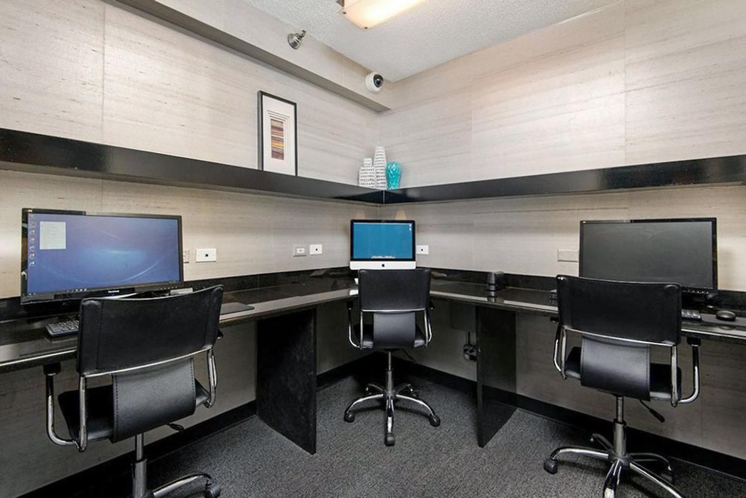 River N 1br W Gym Pool Nr Magnificent Mile Chi-269