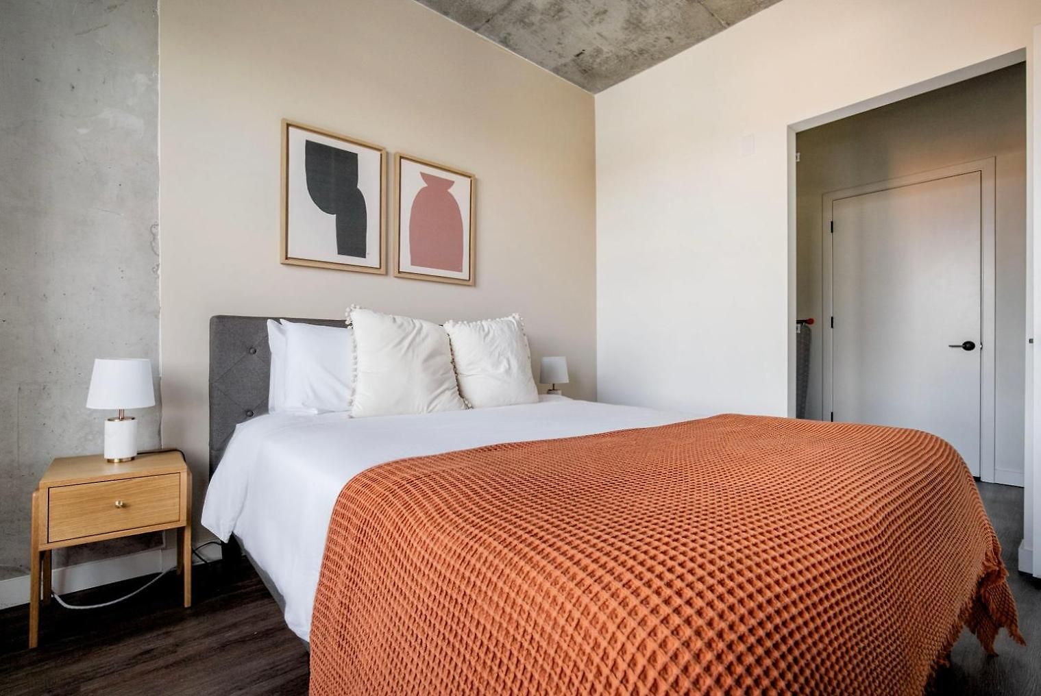 River North 1br Nr Riverwalk W Yoga Chi-1040 * Chicago