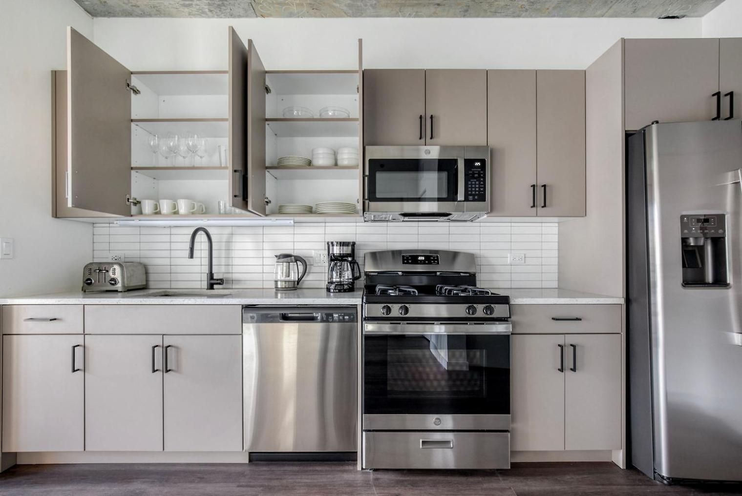 Apartment River North 1br W Pool Fitness 1 Block To L Chi-1039 Chicago