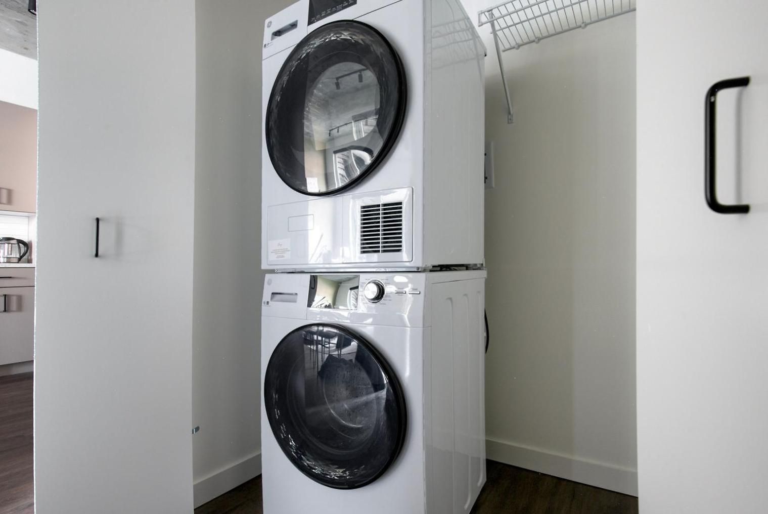 River North 1br Nr L Stop Riverwalk Loop Chi-1037 *